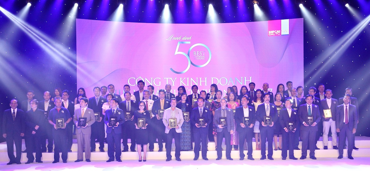 Vinamilk[-]liên[-]tuc[-]nhận[-]được[-]các[-]bình[-]chọn[-]xuất[-]sắc[-]trong[-]6[-]tháng[-]đấu[-]năm[-]2018